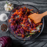 Havuçlu mor lahana salatası tarifi