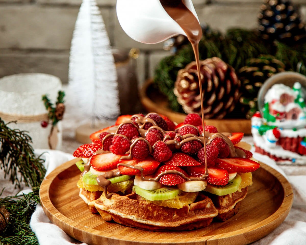 Belçika çikolatalı meyveli waffle tarifi