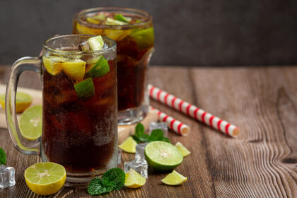 Coca-cola'nın kalori değerleri: serinlemenin keyfini bilerek çıkarın!