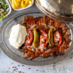 İskender kebap kaç kalori? Detaylı i̇nceleme ve besin değerleri
