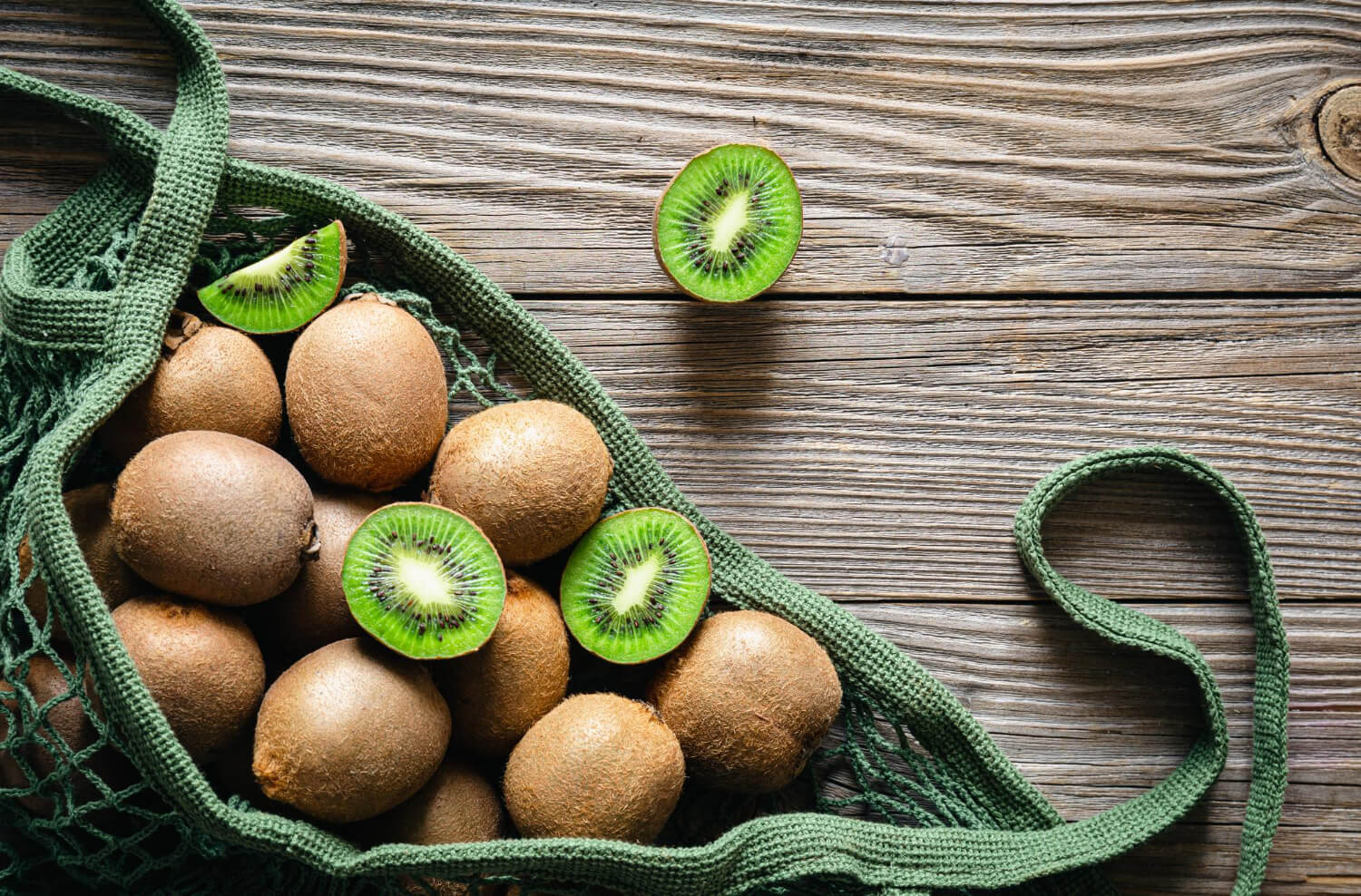 Kivi kaç kalori? Besin değerleri ve faydaları