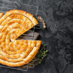 Kolay ve lezzetli patatesli börek tarifi