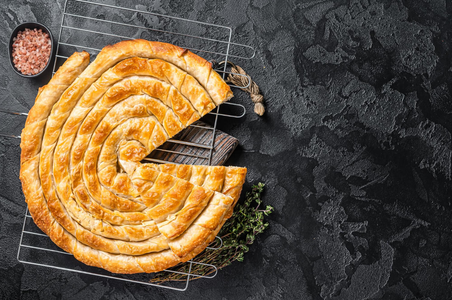 Kolay ve lezzetli patatesli börek tarifi