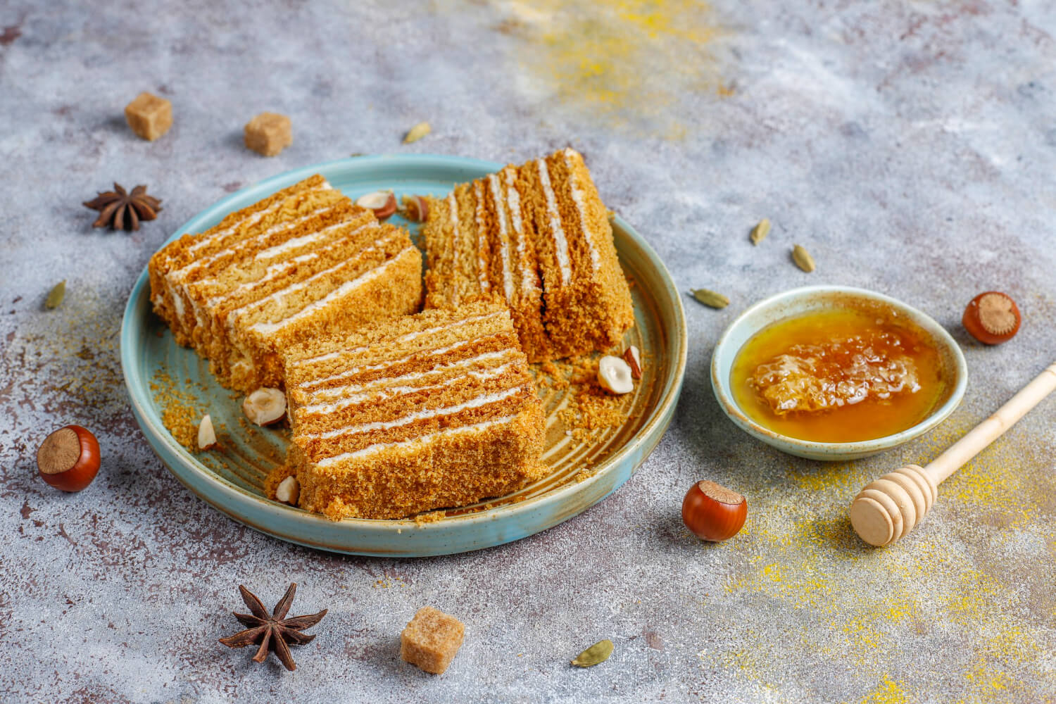 Marlenka pasta tarifi – ballı ve karamelli efsanevi lezzet