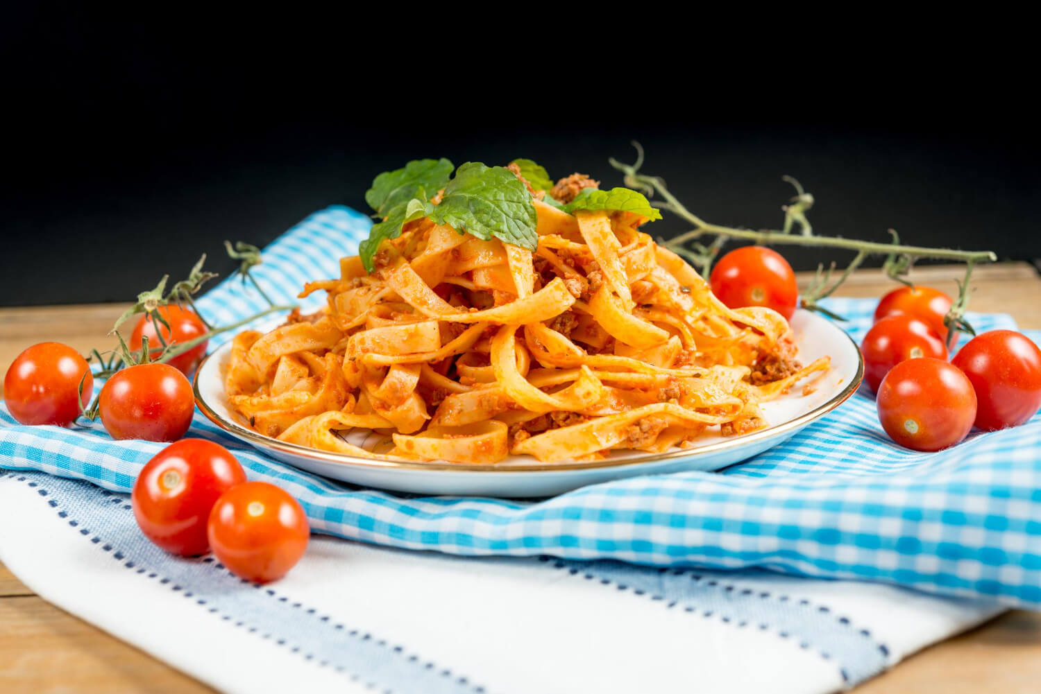 Tagliatelle makarna tarifi – i̇talyan sofralarına yakışan zarif lezzet