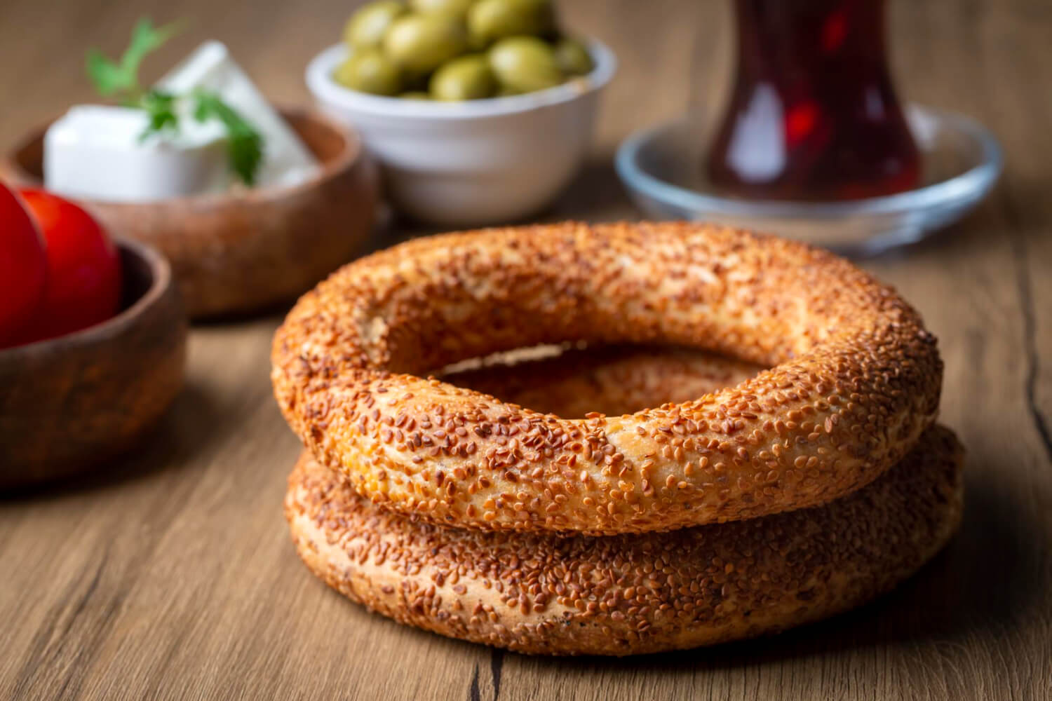Sokak lezzeti tadında ev yapımı simit tarifi (susamı bol, çıtır dışıyla)