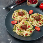 Sebzeli falafelli spagetti: sağlıklı ve doyurucu vegan alternatif