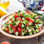 Çoban salatası tarifi: taptaze, ferah ve en geleneksel türk salatası!