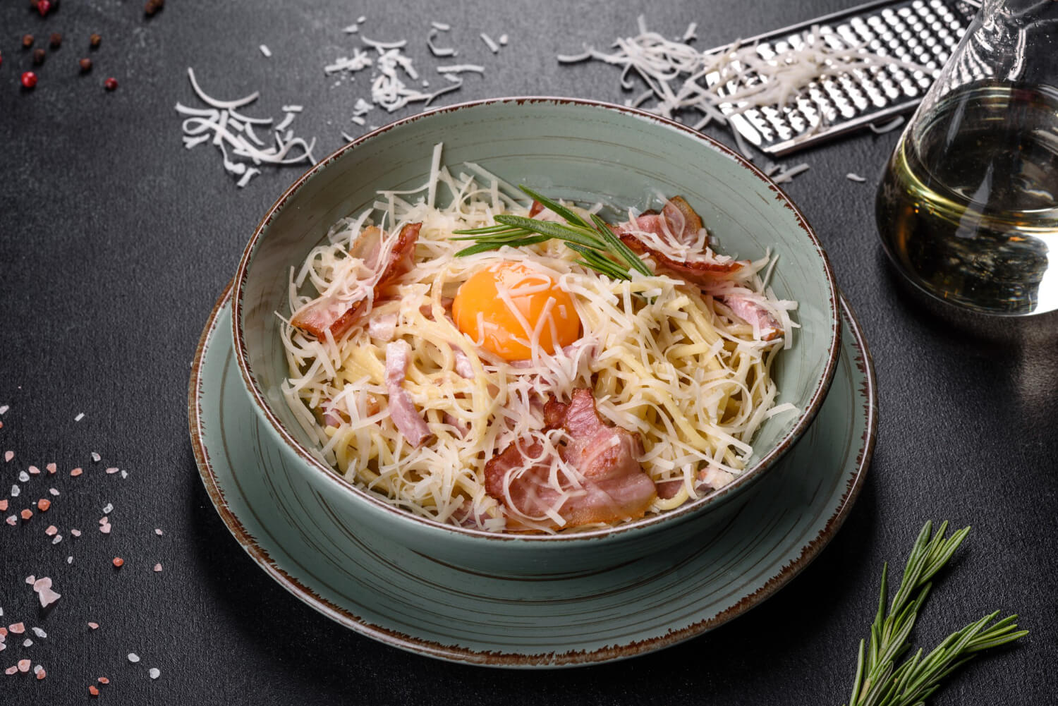 Spagetti carbonara tarifi – kremasız gerçek i̇talyan lezzeti