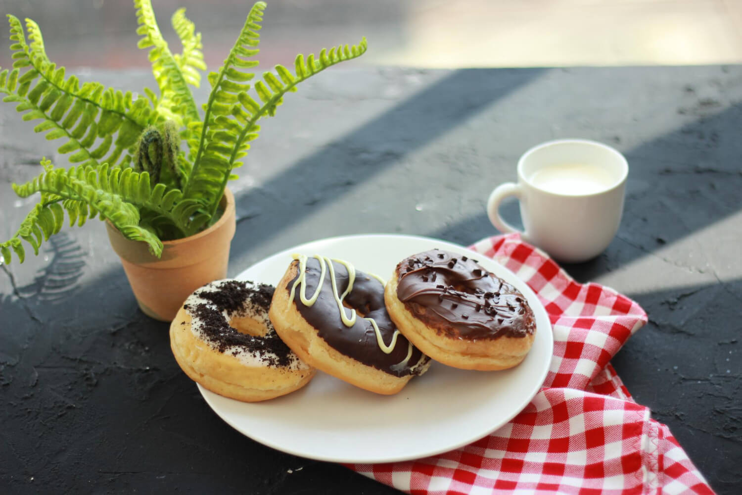 Ev yapımı yumuşacık çikolatalı donut tarifi