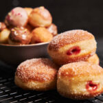 Puf puf kabaran fırında veya kızartılarak yapılan mini donut tarifi