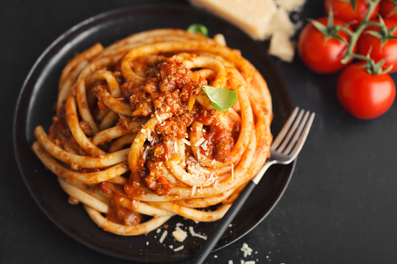 Bolonez soslu spagetti tarifi – i̇talyan mutfağının efsane lezzeti