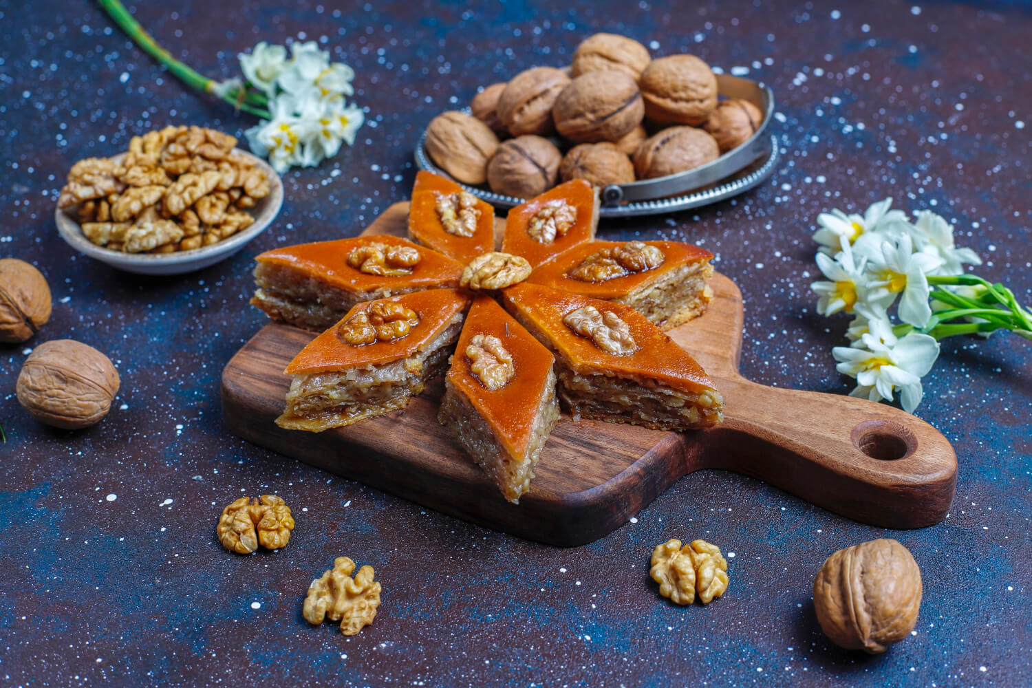 Çıtır çıtır ev yapımı cevizli baklava tarifi (tam ölçülü, şerbeti tam kıvamında)