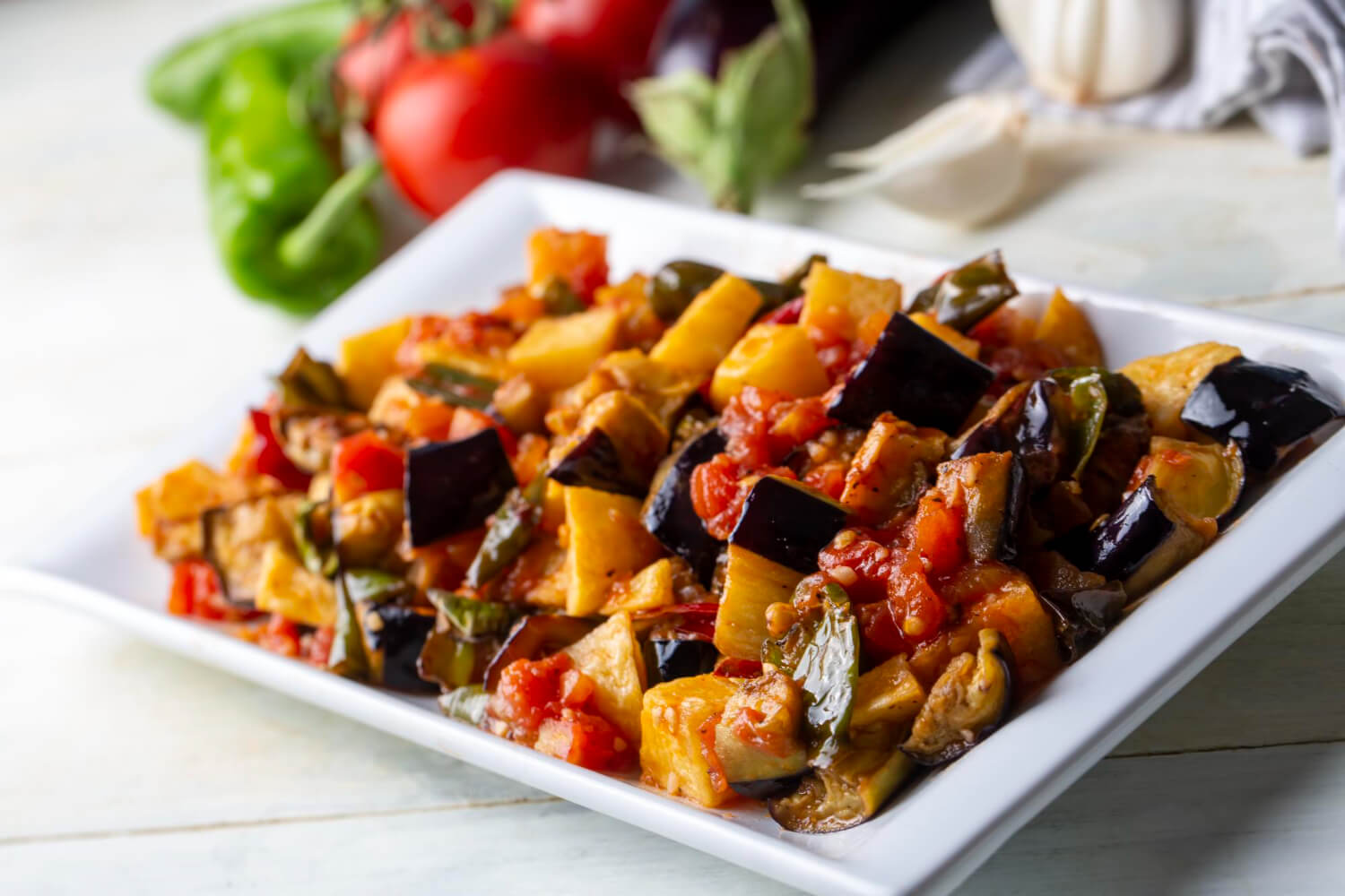 Şakşuka tarifi – nefis zeytinyağlı meze ve yaz sofralarının vazgeçilmezi