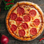 Evde i̇talyan lezzeti: enfes pizza pepperoni tarifi!