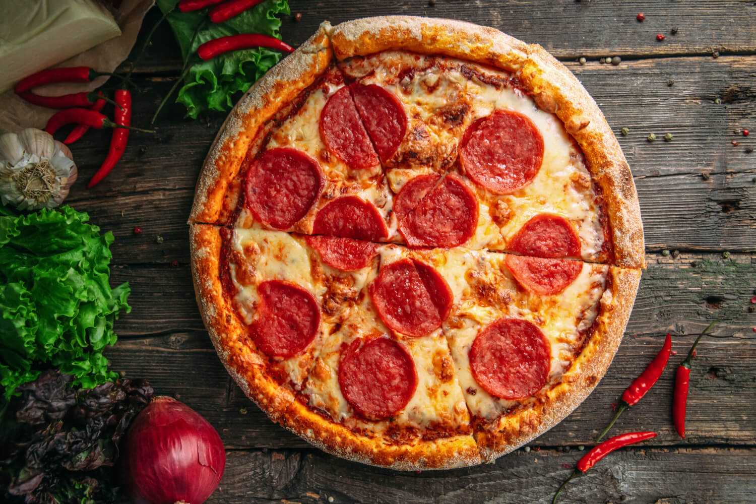 Evde i̇talyan lezzeti: enfes pizza pepperoni tarifi!