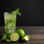 Ev yapımı mojito tarifi – naneli ve limonlu ferahlatıcı yaz kokteyli