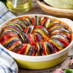 Ratatouille (ratatuy) tarifi – fransız mutfağından renkli ve sağlıklı sebze yemeği