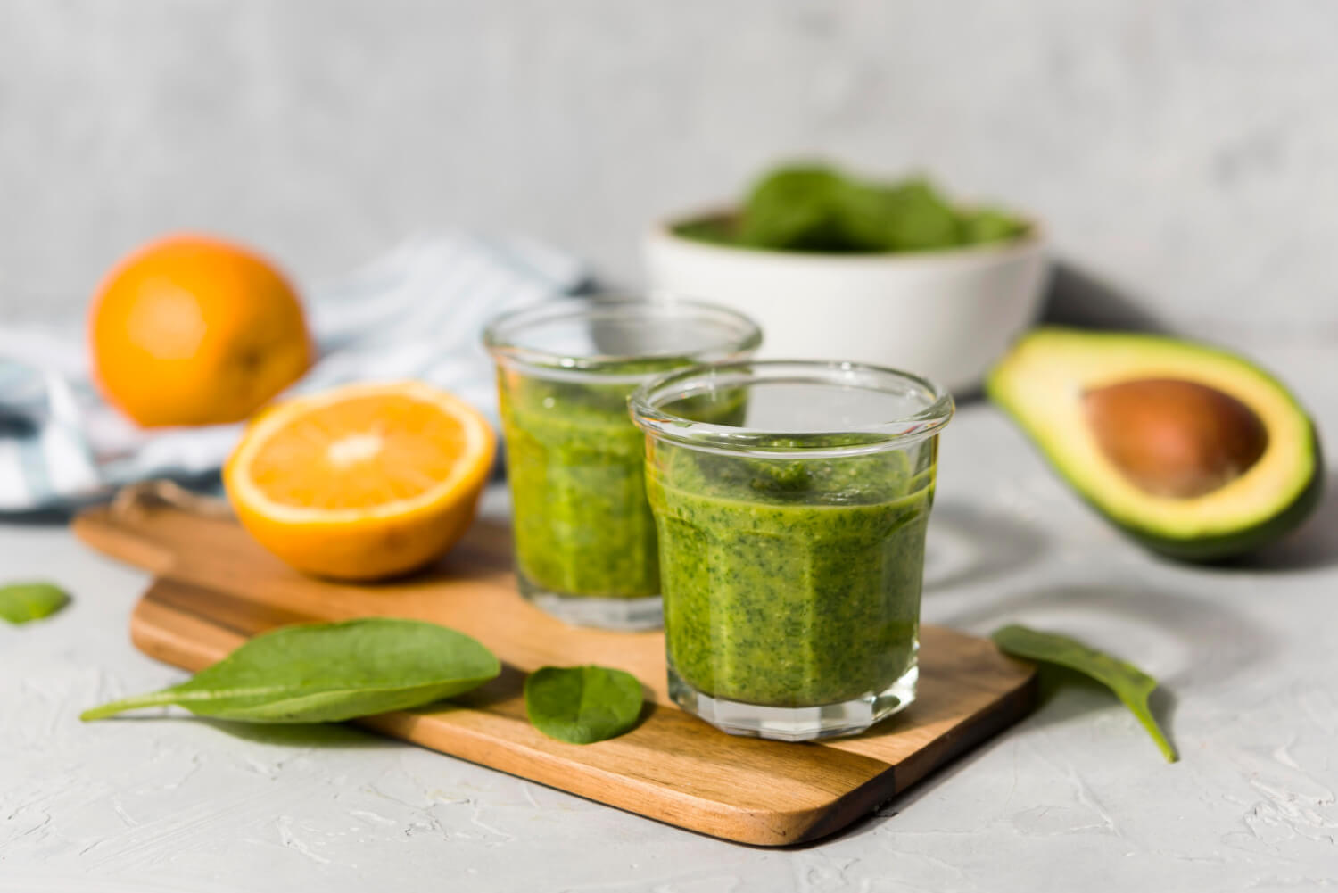 Avokadolu matcha shake tarifi – sağlıklı yağlar ve yeşil enerjiyle dolu serinletici i̇çecek