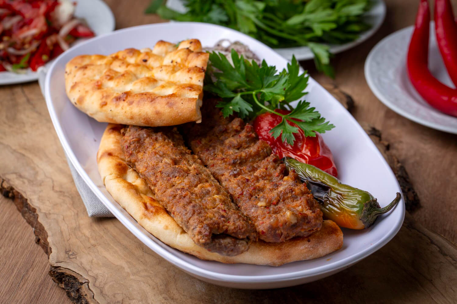 Ev yapımı adana kebap tarifi – gerçek kebap lezzeti artık evinizde!