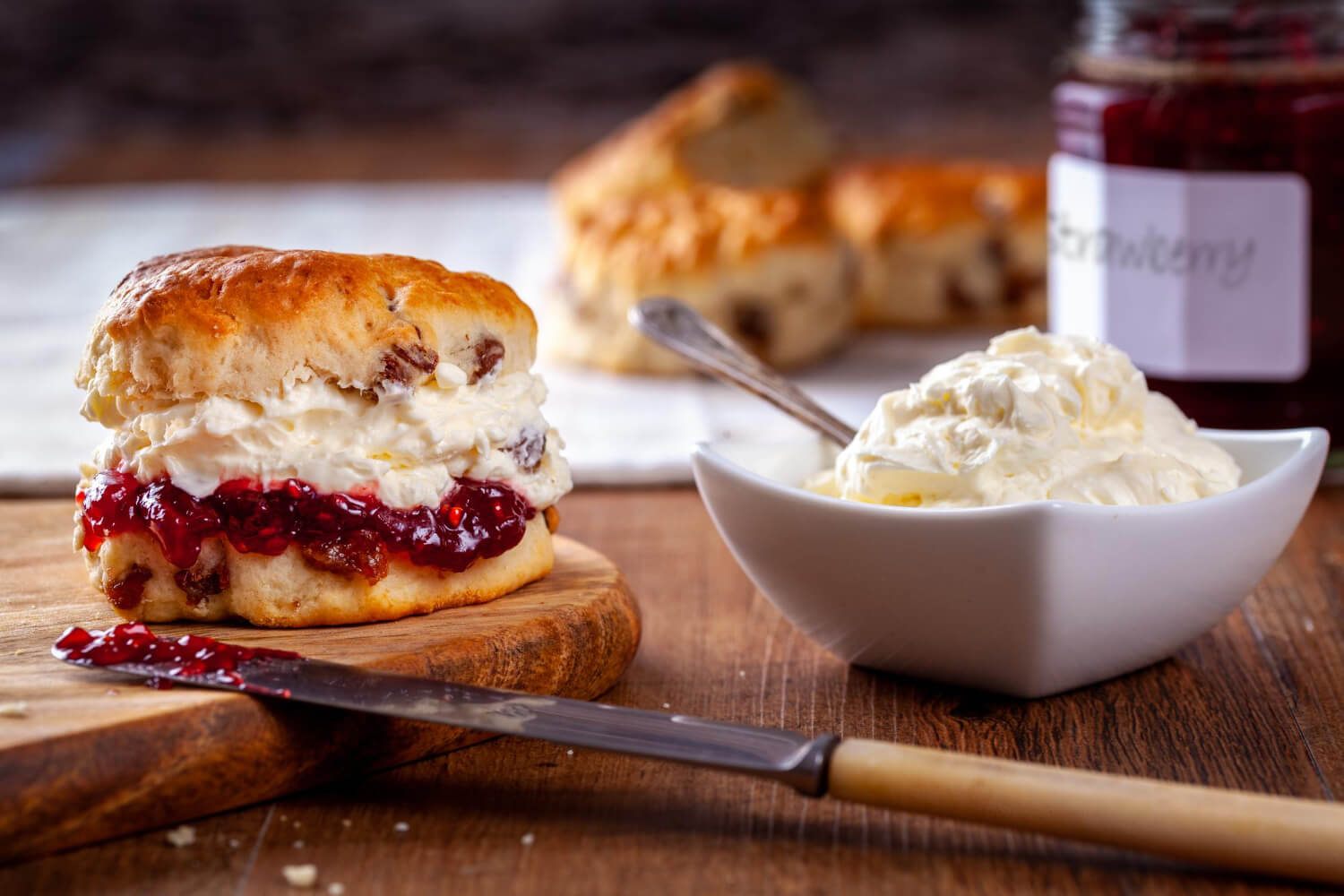Çay saatlerinin vazgeçilmezi: klasik scone tarifi