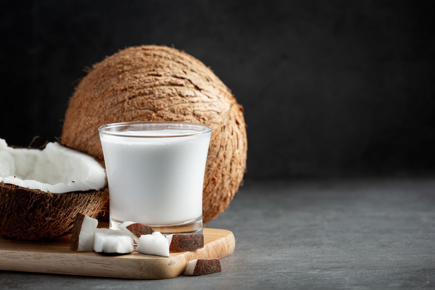 Ev yapımı doğal hindistan cevizli süt tarifi – laktozsuz ve vegan alternatif