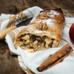 Pratik elmalı strudel tarifi: hafif ve lezzetli