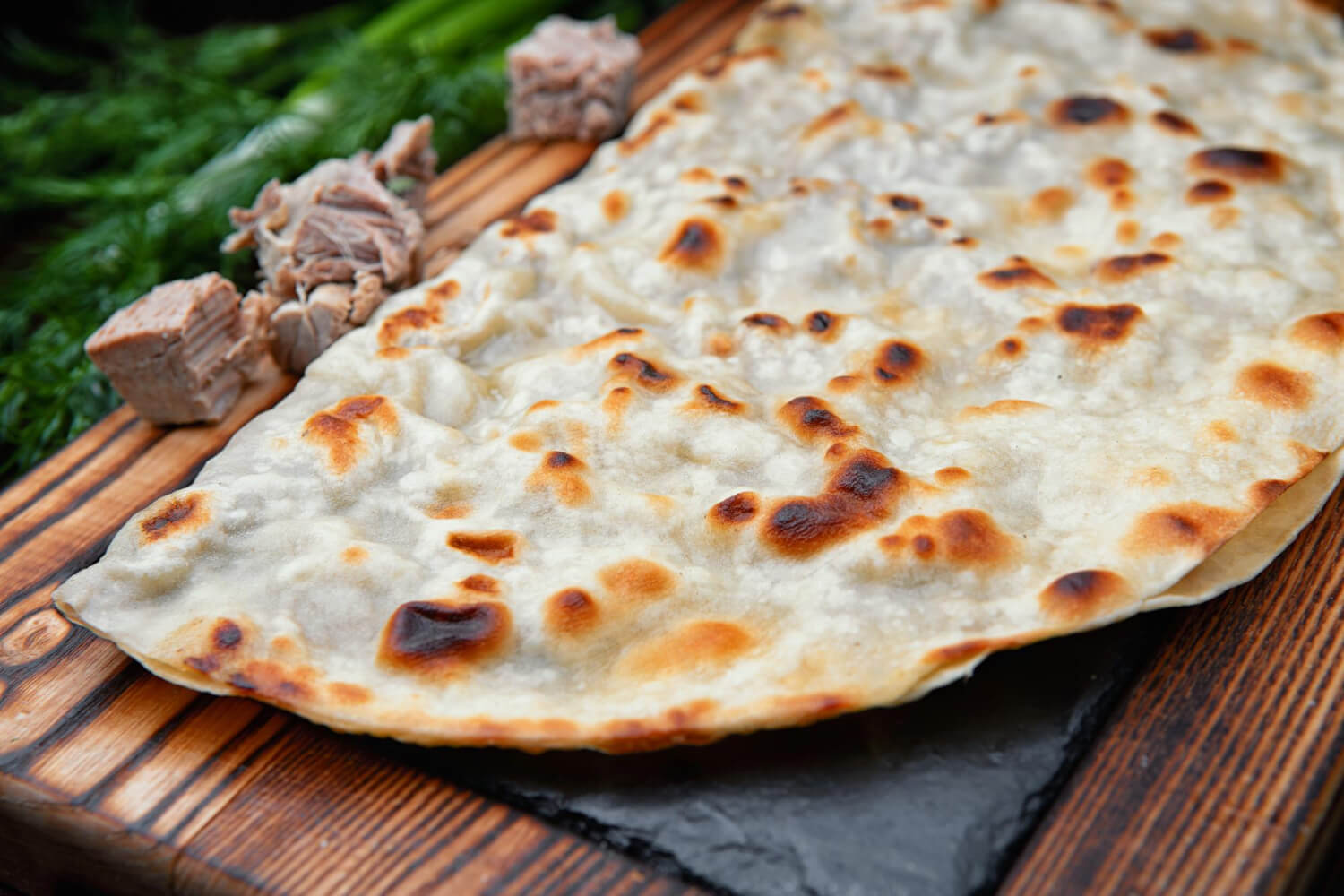 Qutab tarifi – azerbaycan usulü otlu veya etli sac böreği
