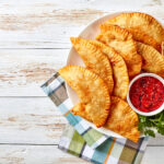 Ceburek tarifi – kırım tatar usulü kızartılmış kıymalı çıtır börek