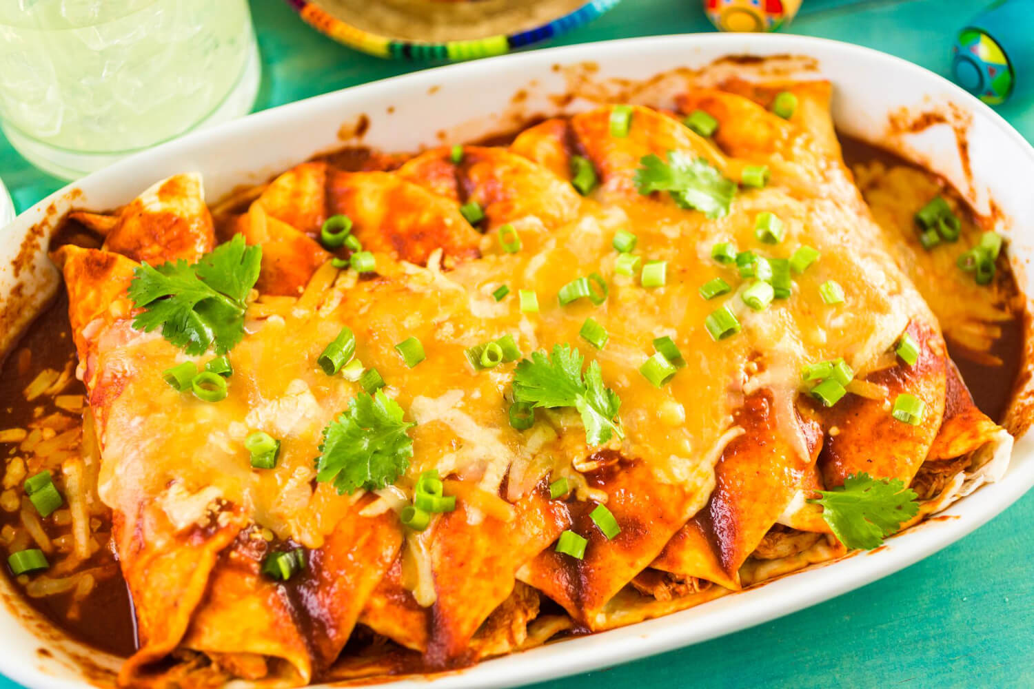 Fırından çıkan meksika mutluluğu: tavuklu enchilada tarifi