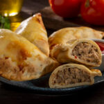 Ev yapımı empanadas tarifi – latin mutfağından kıymalı ve peynirli hamur böreği