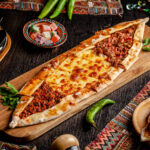Ev yapımı karışık pide tarifi: lezzetli ve pratik