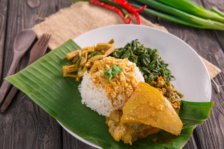 Nasi uduk tarifi – endonezya’nın aromatik hindistan cevizli pilavı