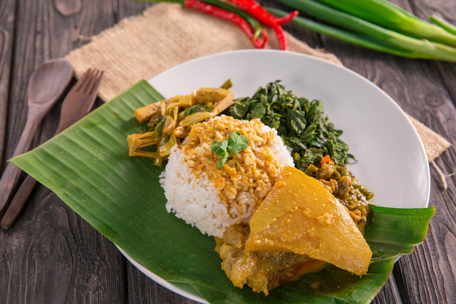 Nasi uduk tarifi – endonezya’nın aromatik hindistan cevizli pilavı
