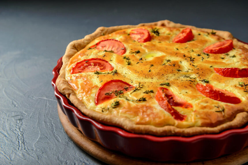 Sebzeli ve peynirli fransız usulü kiş (quiche) tarifi: nefis ve doyurucu bir fırın lezzeti