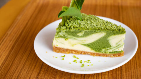 Matcha çaylı kek tarifi – yeşil çayın ferah aromasıyla yumuşacık kek