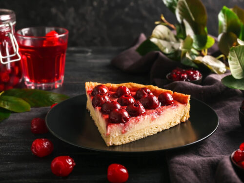 Vişne jöleli kek tart tarifi – hem şık hem ferah bir tatlı klasiği