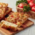 İtalyan focaccia ekmeği tarifi: zeytinyağlı, yumuşak ve aromatik ekmek keyfi