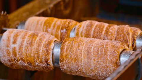 Ev yapımı chimney cake (kürtőskalács) tarifi – dışı karamelli, i̇çi yumuşacık macar tatlısı