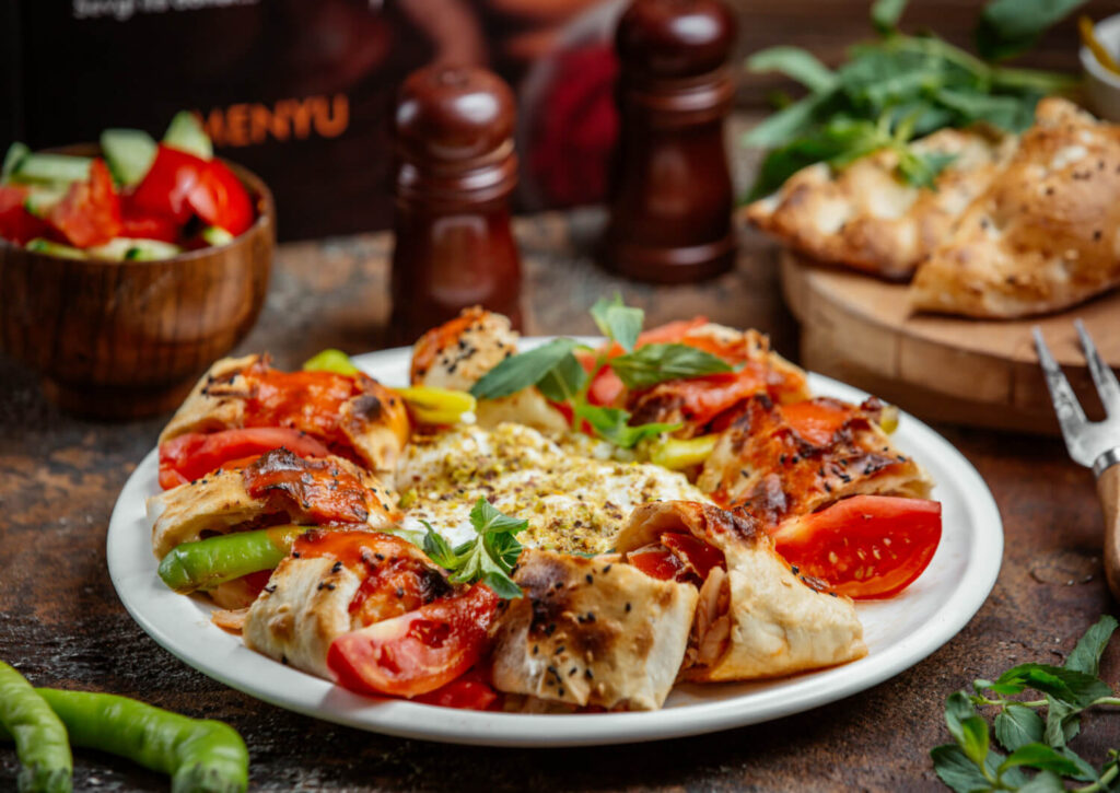 Ev yapımı beyti kebabı tarifi: lavaşta sarılı, soslu ve yoğurtlu lezzet 14 Ev yapımı beyti kebabı tarifi: lavaşta sarılı, soslu ve yoğurtlu lezzet